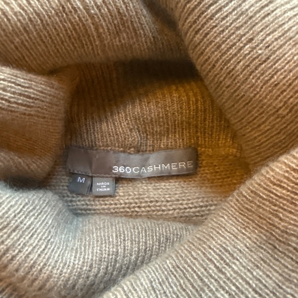 100% Cashmere Sweater - Picture 2 of 3